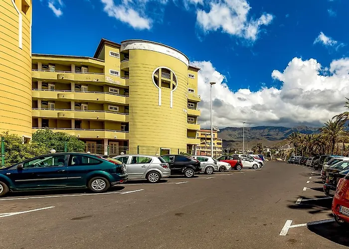 Luxury Two-bedroom Four Seasons Apartment