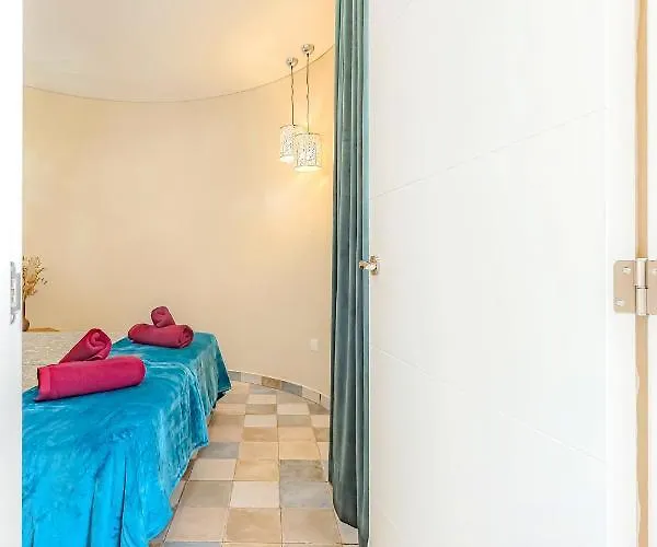 Luxury Two-bedroom Four Seasons