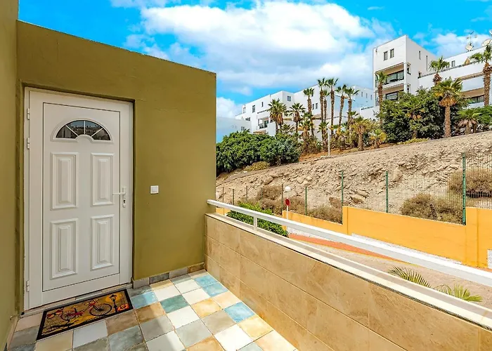 Luxury Two-bedroom Four Seasons Apartment *